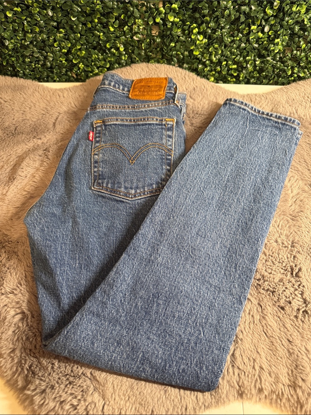 Levi's Premium Wedgie High-Rise Denim Jeans size 24